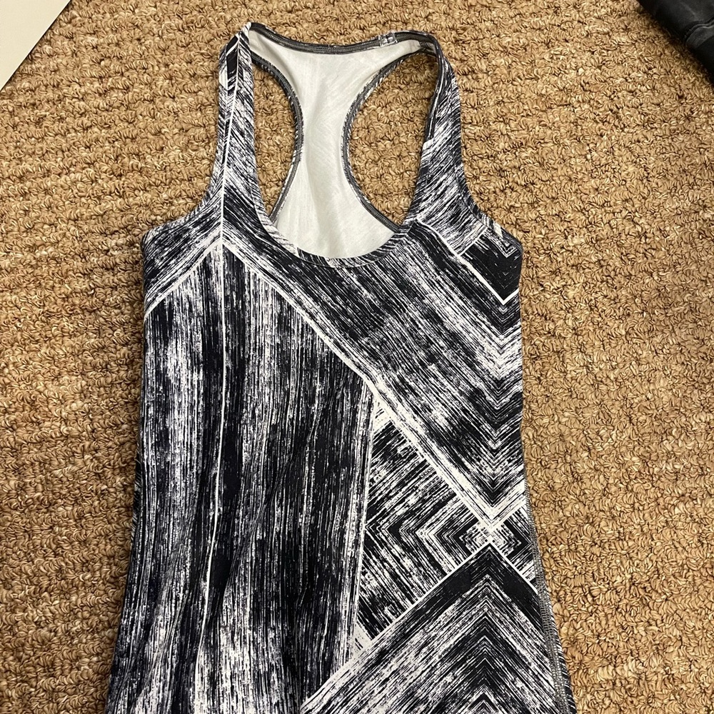 Lululemon tank top